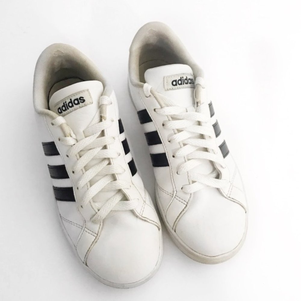 Classic Three Stripe Baseline Adidas Sneakers